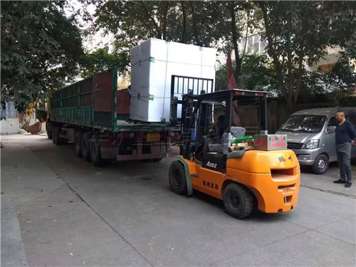 华矿重工一批矿灯充电柜发往陕西榆林