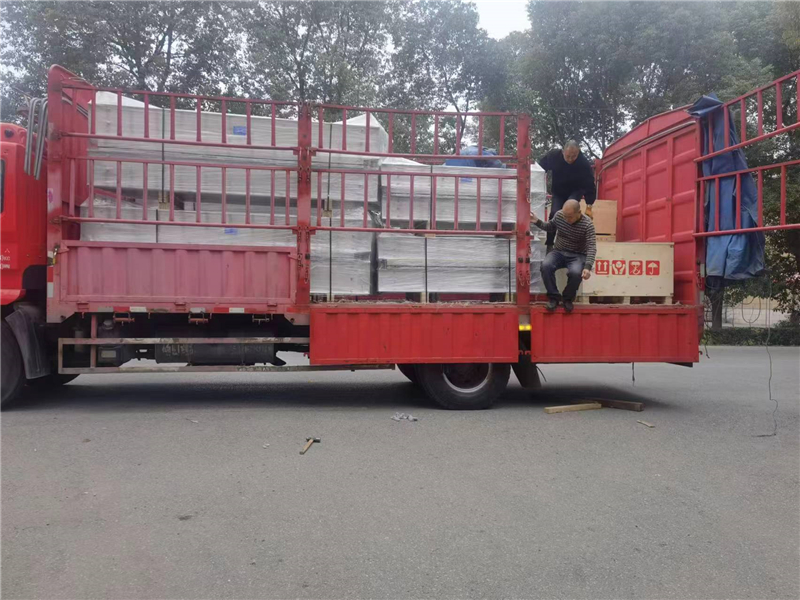 乐鱼官方网站-乐鱼（中国）
一批硫化机发往河南
