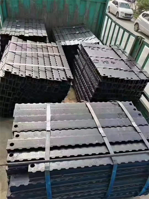 乐鱼官方网站-乐鱼（中国）
一批排型梁发往山西